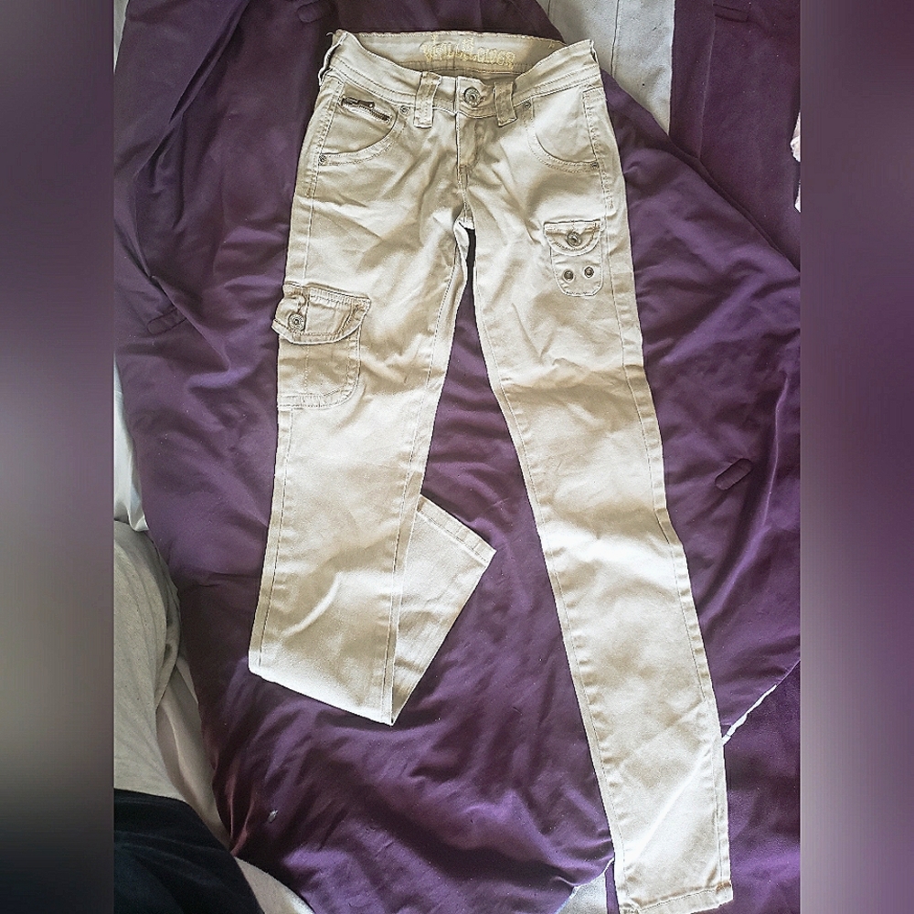 Wallflower NWOT sz0 junior's cargo khaki pants, low rise curvy flare
